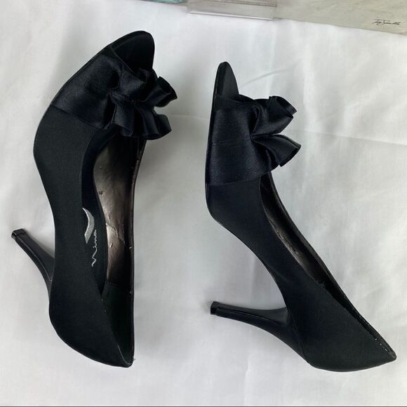 Nina Satin Ruffle Peep Toe Heels Black 8.5 - Picture 10 of 11